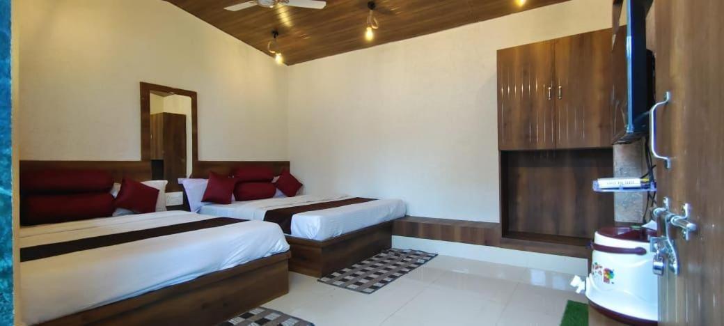 Hotel Payal & Restaurent Pachmarhī Dış mekan fotoğraf