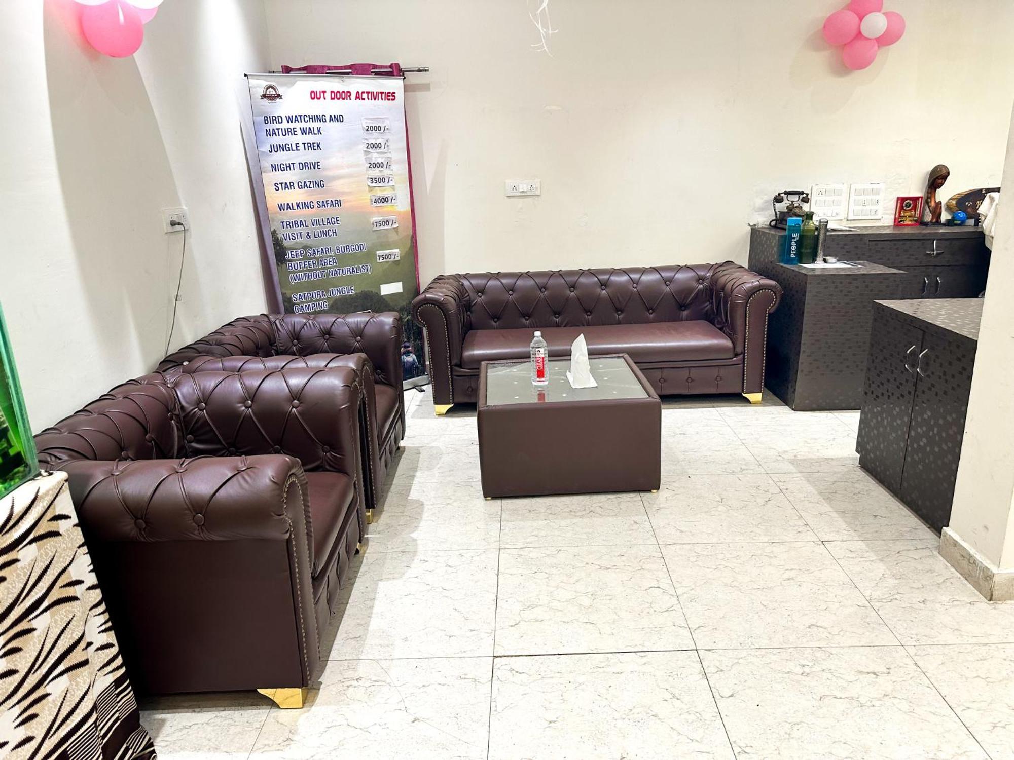 Hotel Payal & Restaurent Pachmarhī Dış mekan fotoğraf