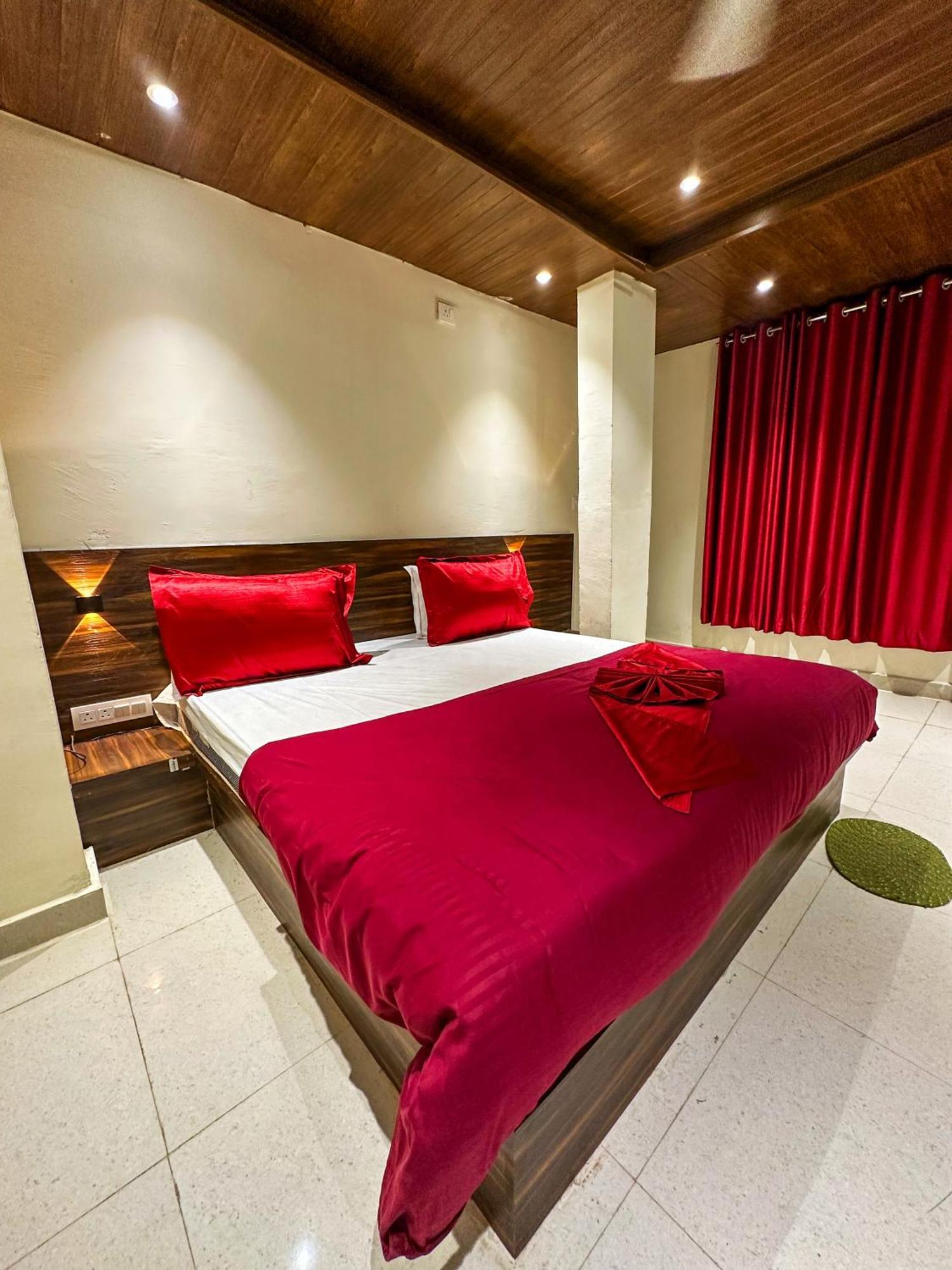Hotel Payal & Restaurent Pachmarhī Dış mekan fotoğraf