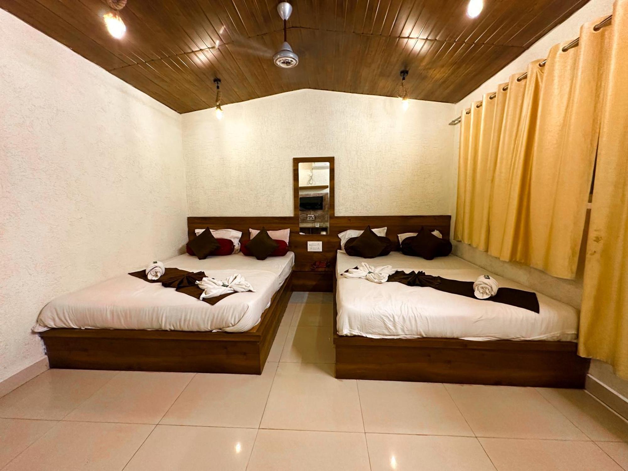 Hotel Payal & Restaurent Pachmarhī Dış mekan fotoğraf