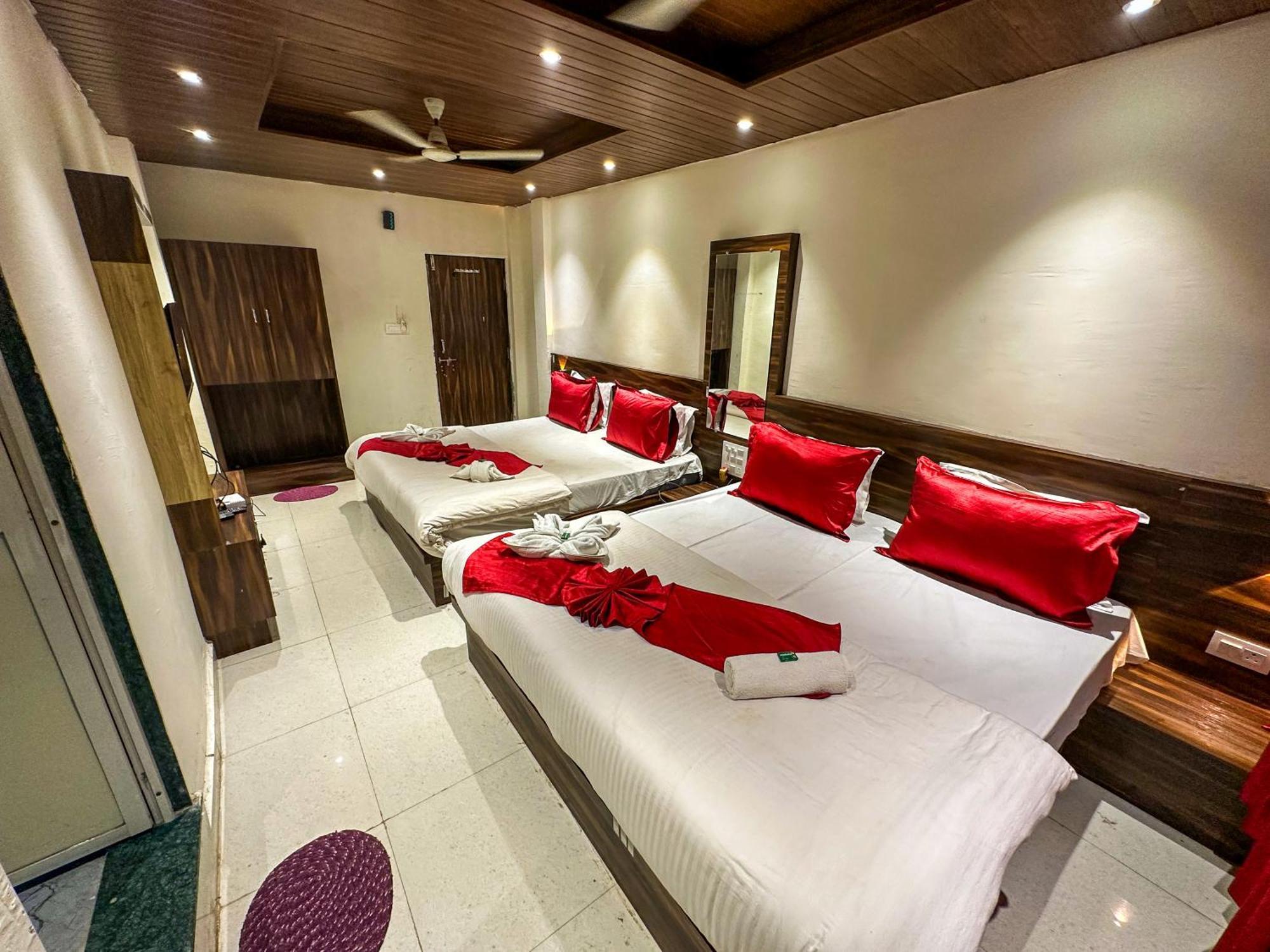 Hotel Payal & Restaurent Pachmarhī Dış mekan fotoğraf